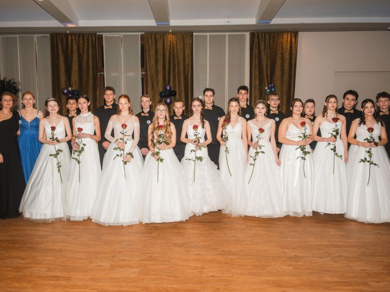 Třetí ples ZŠ Mikulov, Valtická